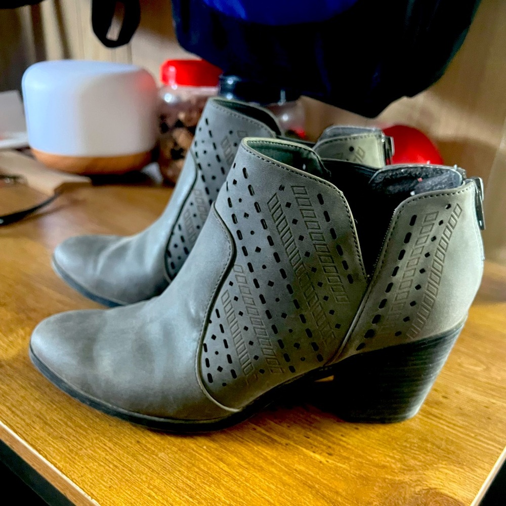 Size 7 grey booties .. Rt 66 worn once to big on me